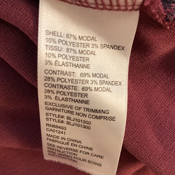 Blanc Noir hooded workout vest - Picture 10 of 11